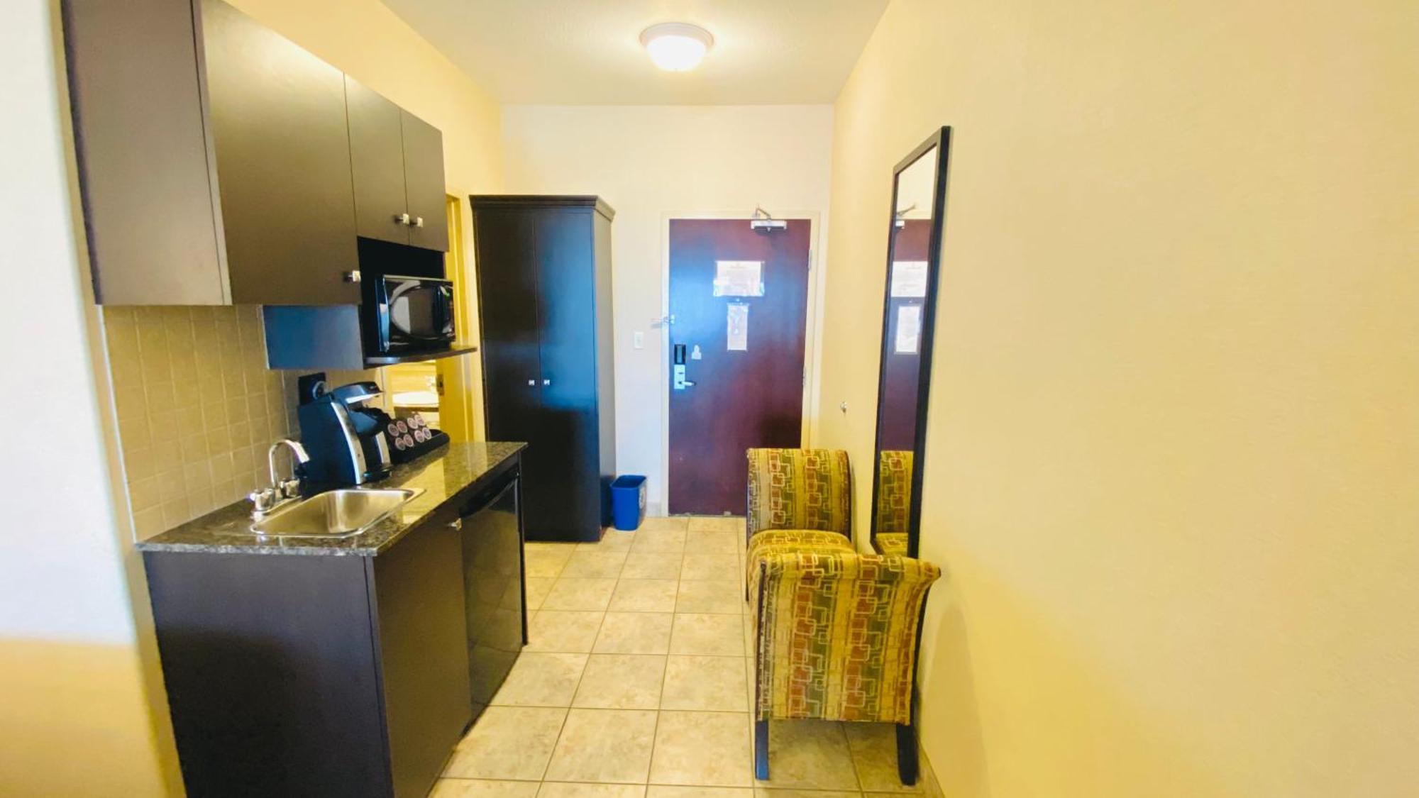 Ramada By Wyndham Hotel Westlock