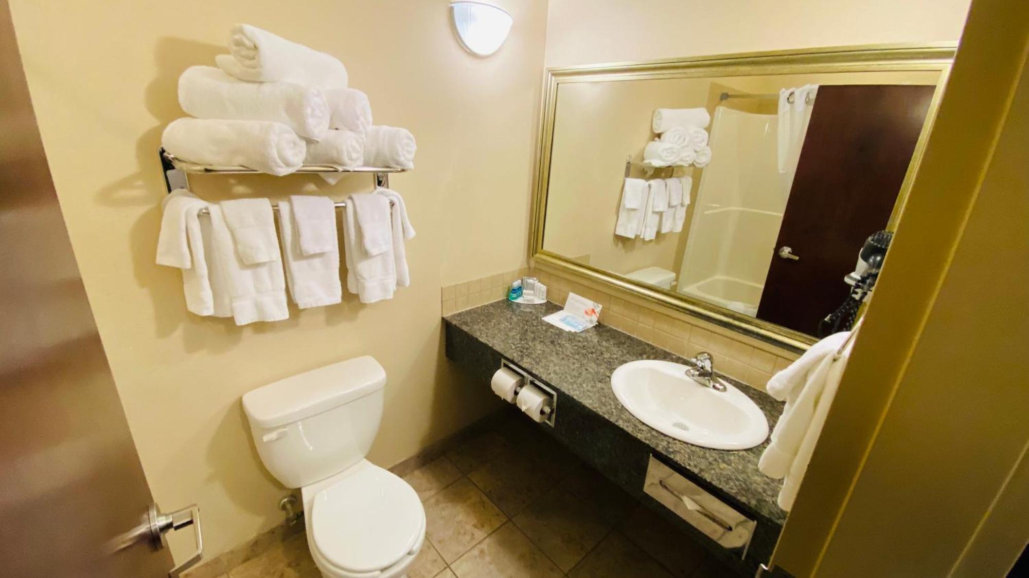 Hotel Ramada By Wyndham Westlock