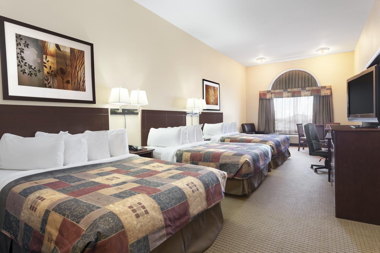 Ramada By Wyndham 3*