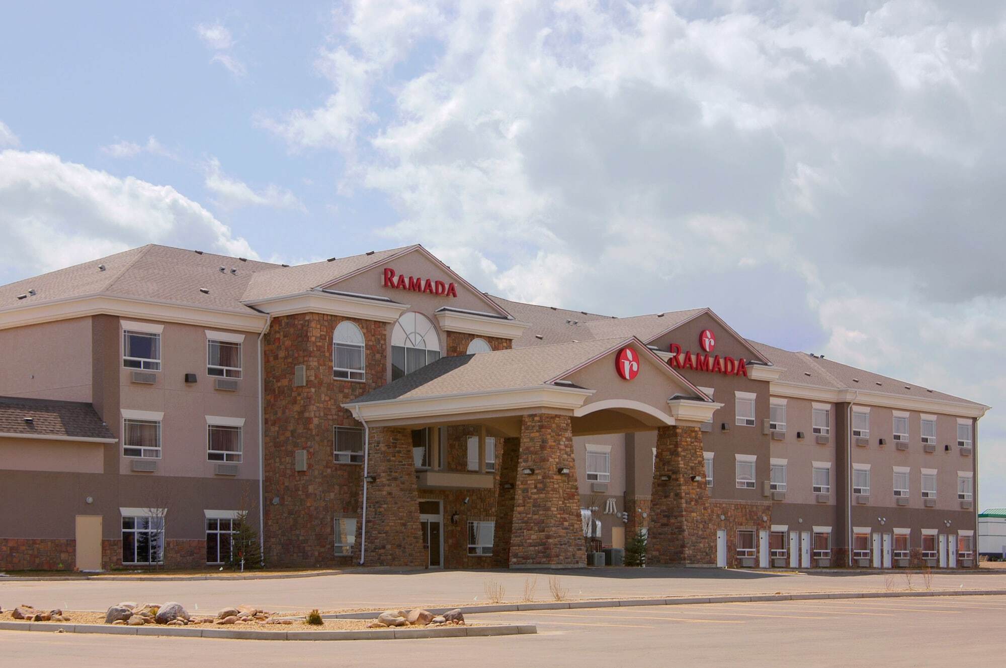 Hotel Ramada By Wyndham Westlock