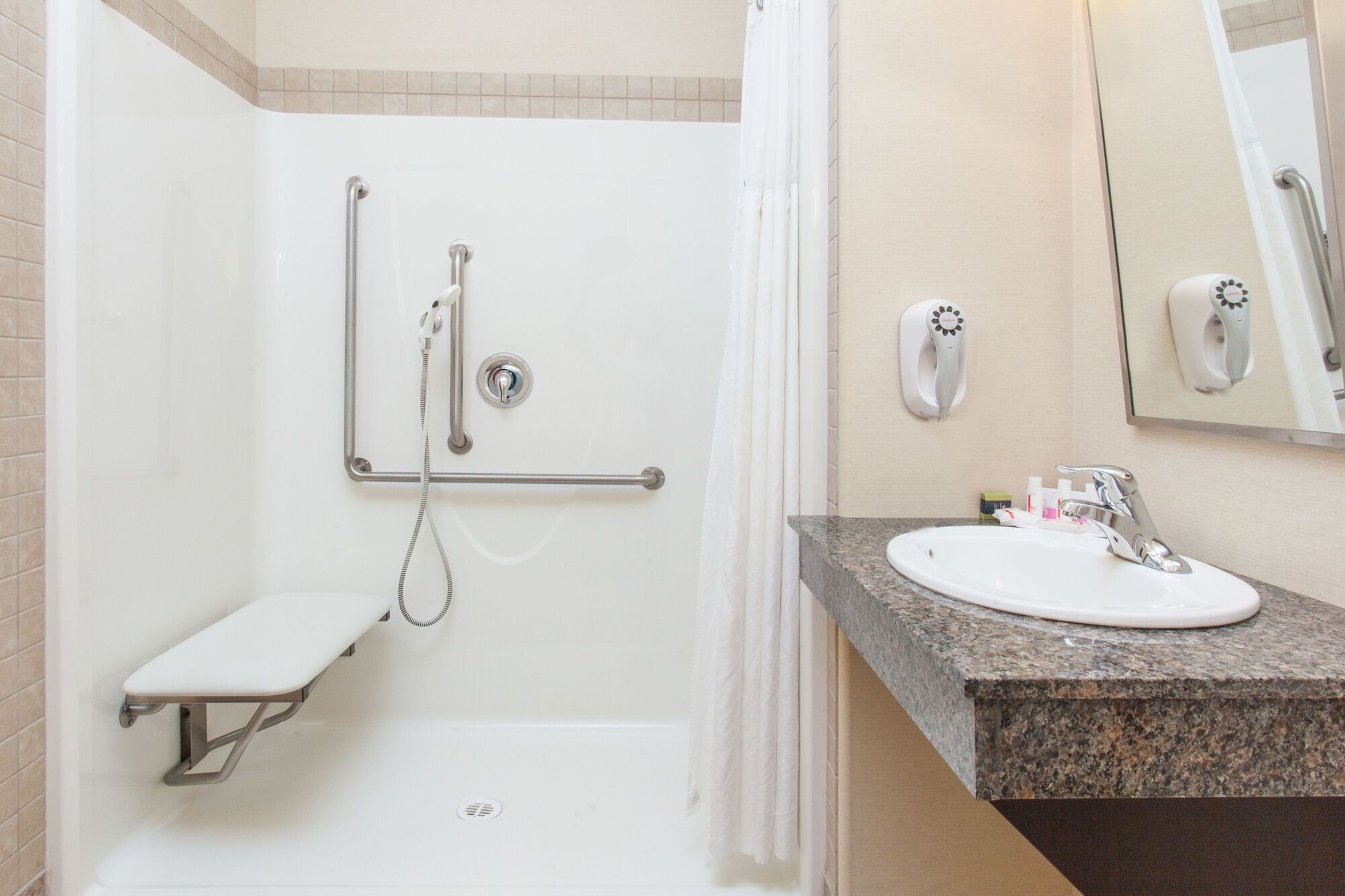 Hotel Ramada By Wyndham 3*